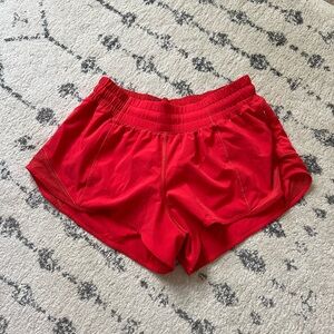 Lululemon Hotty Hot Short 2.5